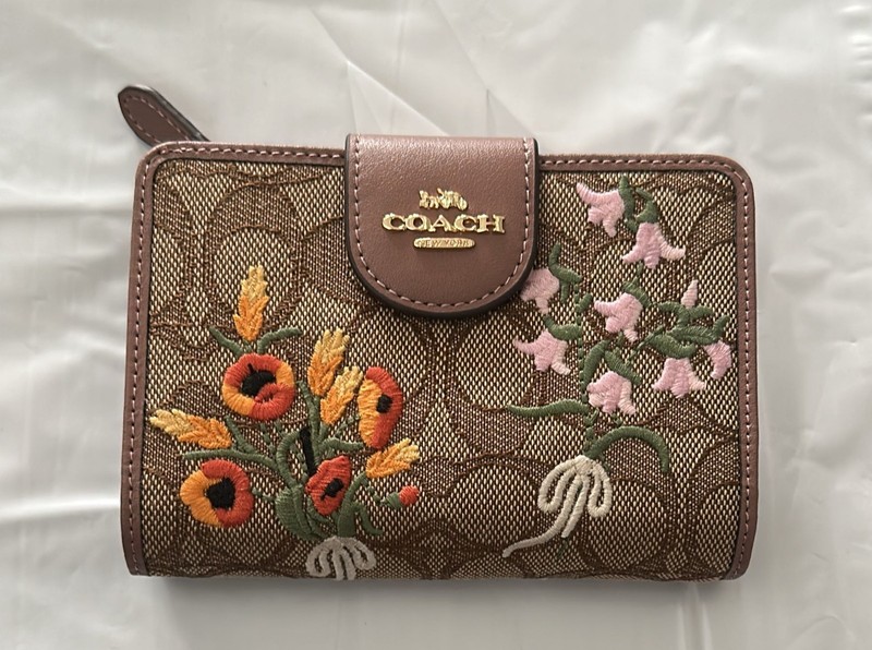 Brand New Coach Medium Corner Zip Wallet Signature Jacquard w Floral Embroidery gallery