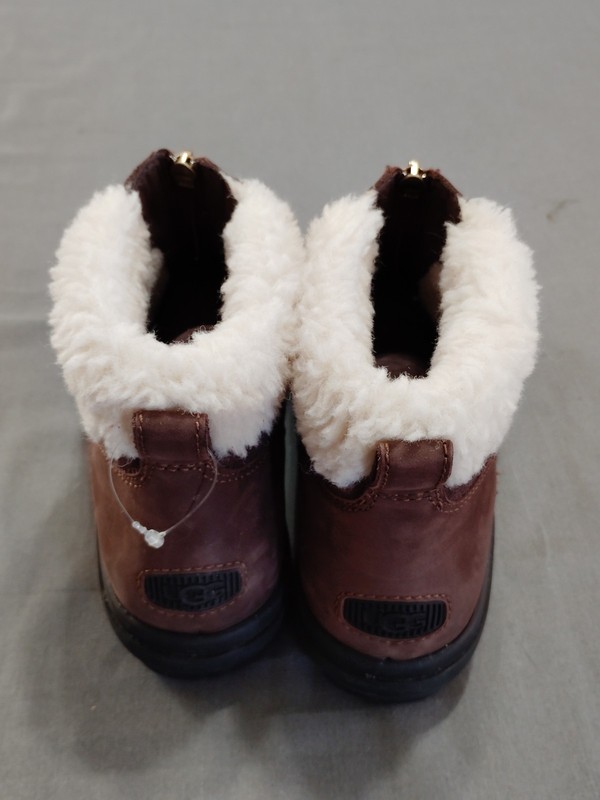 NWOT-UGG Hapsburg Duck Boots Women 10 Zip Brown Leather Waterproof Shearling gallery