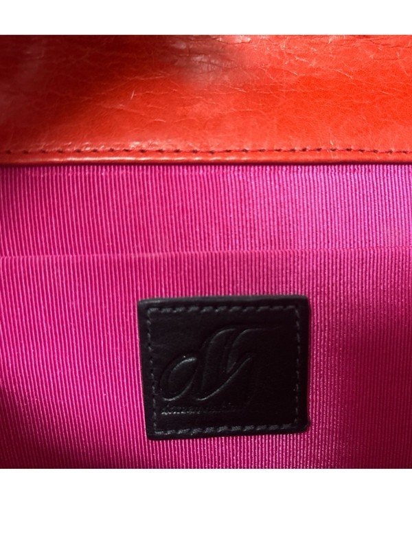Dareen Hakim “Le Icon” Clutch with Gold Medallion Pink Lining Magnetic gallery