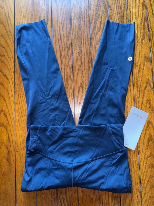 Lululemon Base Pace High Rise 23” True Navy Size 6 NWT