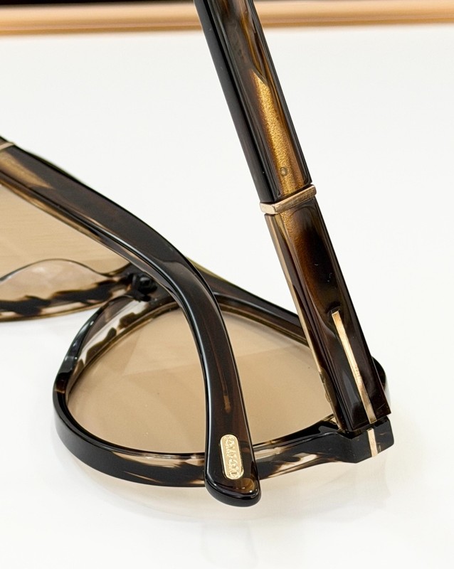 TOM FORD Style Unisex Sunglasses - MODEL：TF1080 - SIZE: 59-13-145 gallery