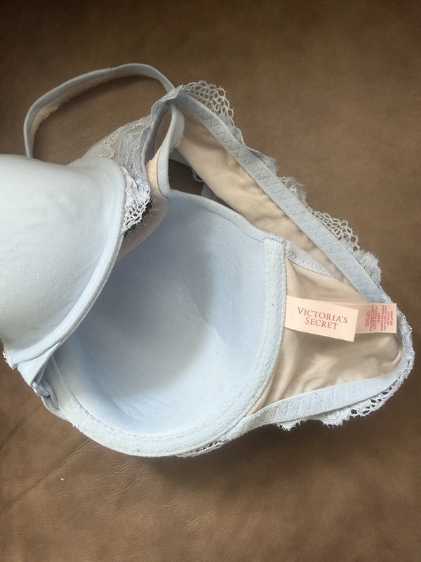 Victoria’s Secret Body By Victoria Underwired Lace T-Shirt Bra 34D Blue