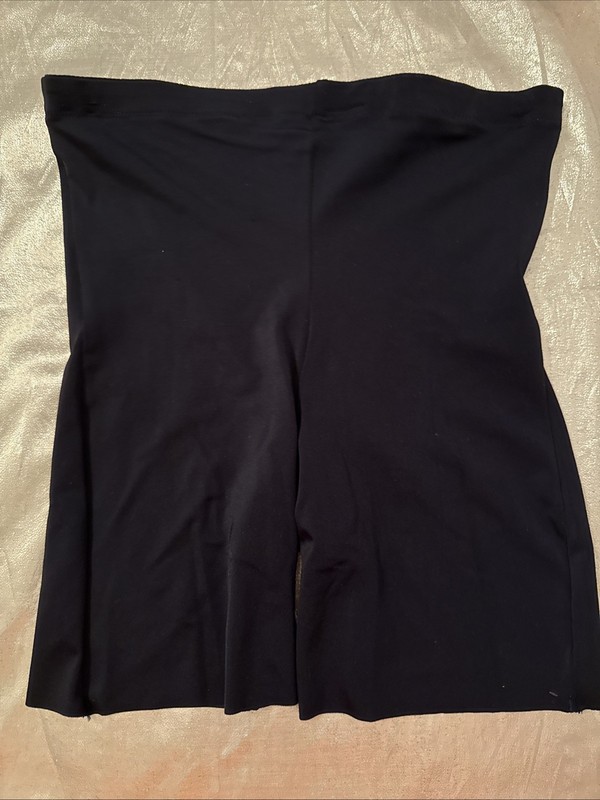 NWT Assets by Spanx Lightweight Breathable Shaping Girl Short Very Black Size S gallery