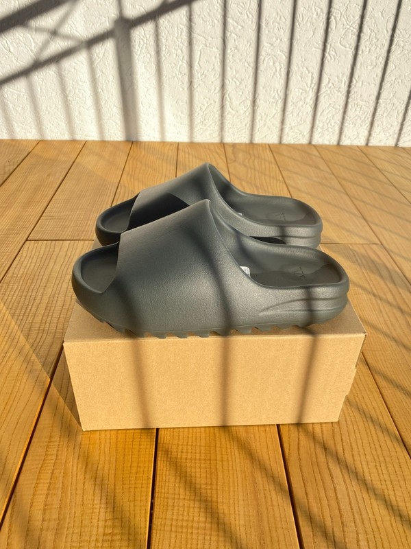 Adidas Yeezy Slide ‘Dark Onyx’ 40.5/42/43/44.5/46/47/48.5