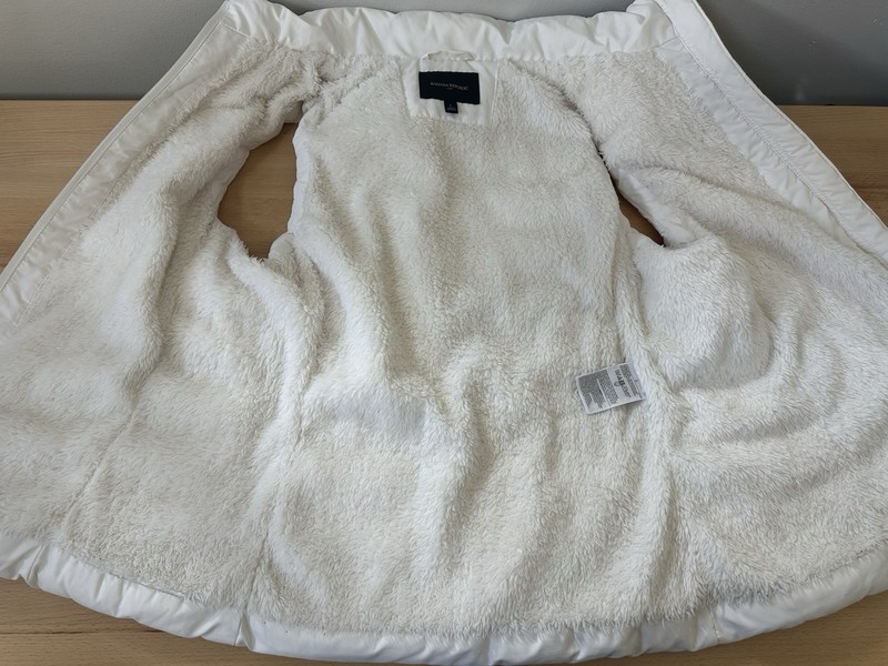 BANANA REPUBLIC Women’s Winter Hooded Puffer Vest Faux Fur Collar Ivory Large gallery