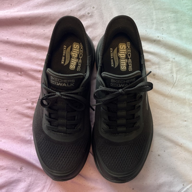 Men’s Skechers Go Walk Arch Fit Slip-ins Sz. 8.5 Extra Wide.