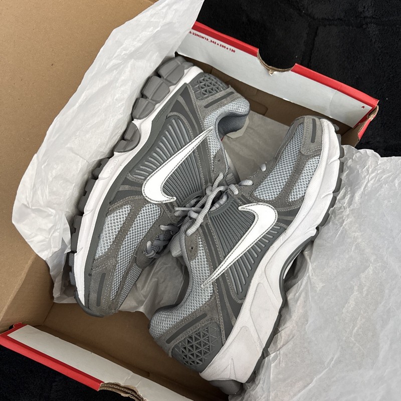 Nike Zoom Vomero 5 Cool Grey/ White-Wolf Grey Size 11 gallery