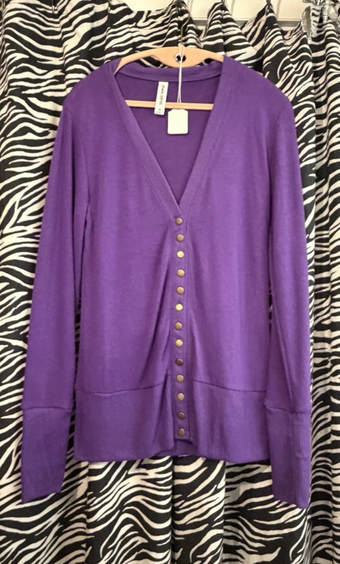 Zenana Outfitters Purple V-Neck Button Front Lightweight Knit Cardigan Sweater M