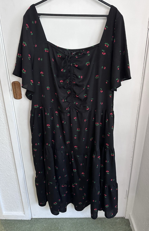 Bloom Chic Size 34 Cherry Dress Black Red Aline Midi Cherries Flattering (N)