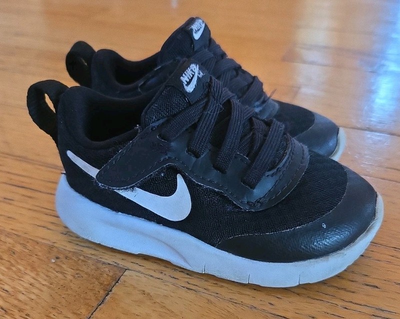 Nike Tanjun Easyon Little Boys Size 5C Black DX9042-003