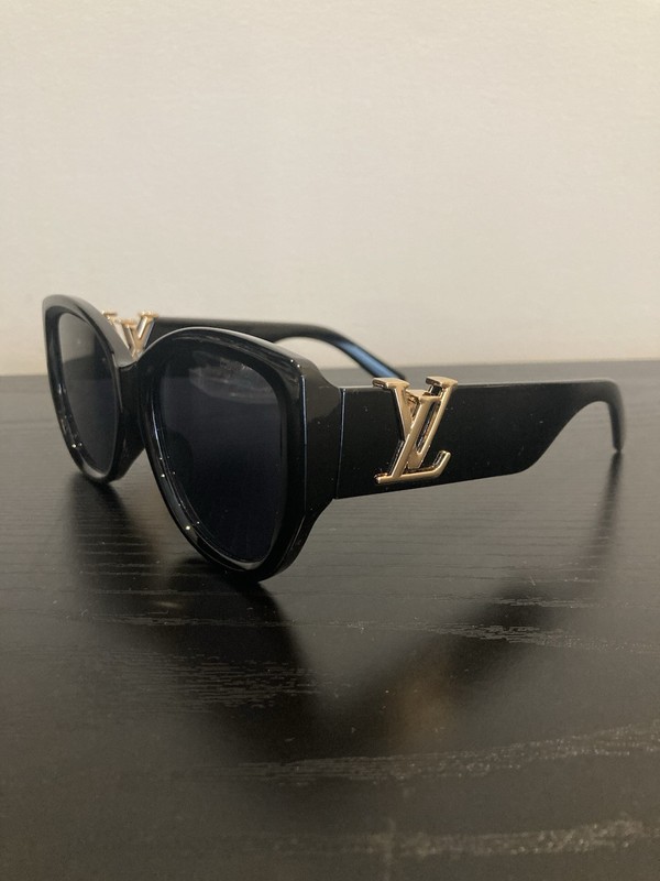 Louis Vuitton Icon Cat Eye Sunglasses Black Frame Gold Hardware