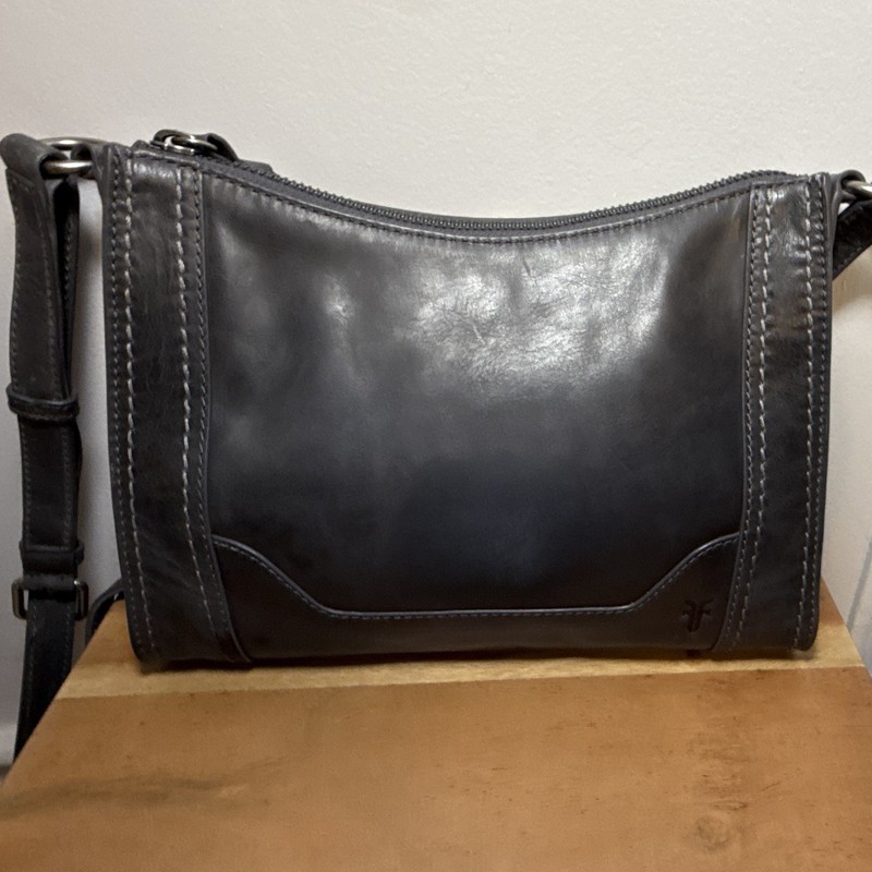 Frye Carbon Zip Crossbody Bag Medium, Adjustable Strap, Inner Pockets