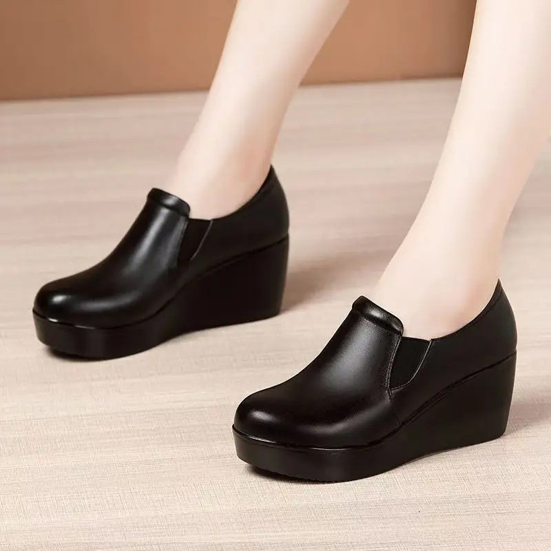 Women's Wedge Heel Soft Leather Shoes Round Toe Anti Slip Casual Comfort Flats gallery