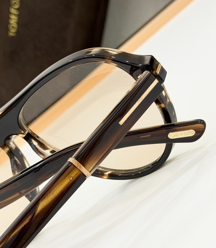 TOM FORD Style Unisex Sunglasses - MODEL：TF1080 - SIZE: 59-13-145 gallery