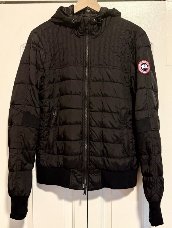 Canada Goose Men’s Black Cabri Hooded Down Jacket Size M **RARE**