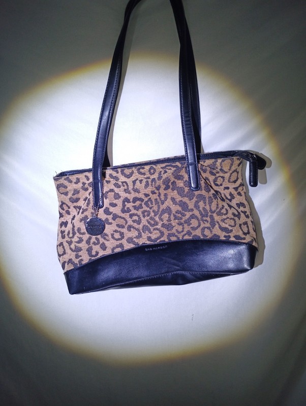 Sag Harbor Leopard Animal Print Shoulder Bag Zip Closure Lined Inner Pockets