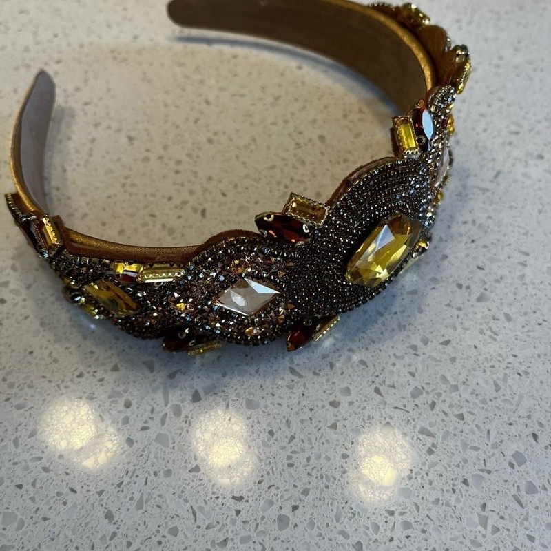 Baroque-Style Hairband With Gorgeous Gemstone Decoration gallery