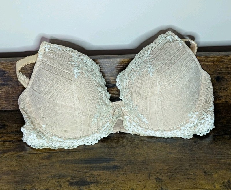 Wacoal Women's Beige Embrace Lace Plunge Sheer Lace Bra 38D 853291 gallery