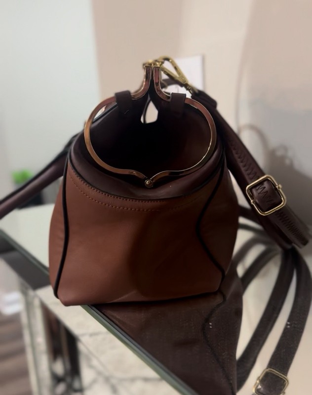 Michael Kors Dillon #30H5SXDS7T Leather Satchel Purse Top Zip EW Corner Frame gallery