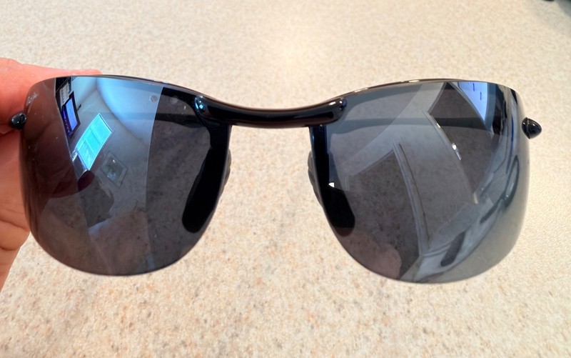 Maui Jim 405-02 Makaha Wrap Sunglasses Polarised Fishing – Gloss Black Gray