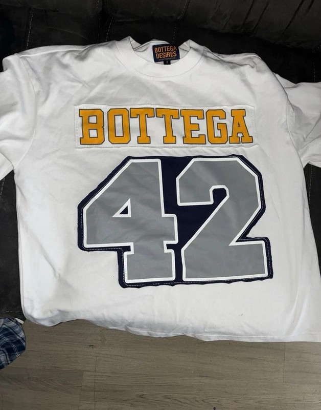 Bottega Desires White Graphic Print Number Patch Men’s T-Shirt NEW FAST SHIPPING