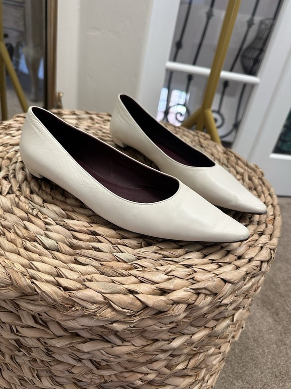 The Row Ivory Pointed Toe Leather Flats Size 37.5 EU Cream Ballet FMade in Italy