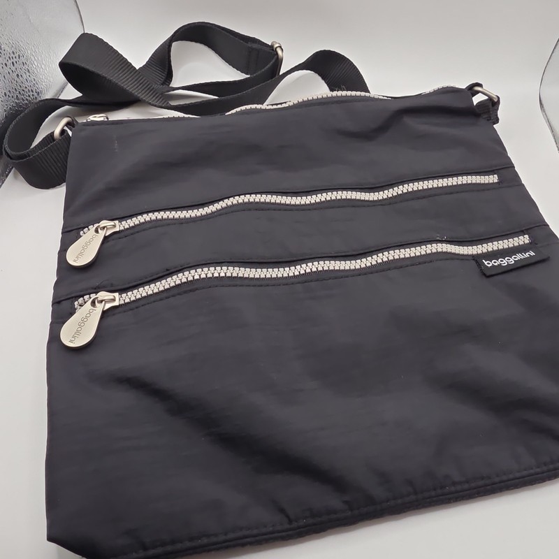 BAGGALLINI Nylon Black Multi Zipper Adjustable Crossbody Bag