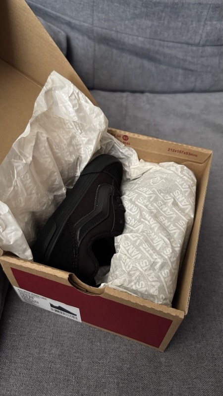 VANS Old Skool Unisex Kids Sneakers US 9 Black Suede Rubber Lace Up gallery