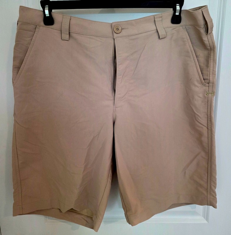 Under Armour HeatGear Golf Shorts Men’s 38 Khaki Loose Fit Nylon Stretch