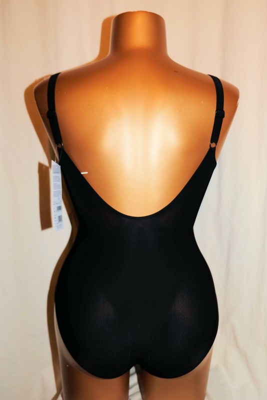CHARMLINE Lightweight Swimsuit One Piece Hidden Underwire 1875 Black NEW gallery