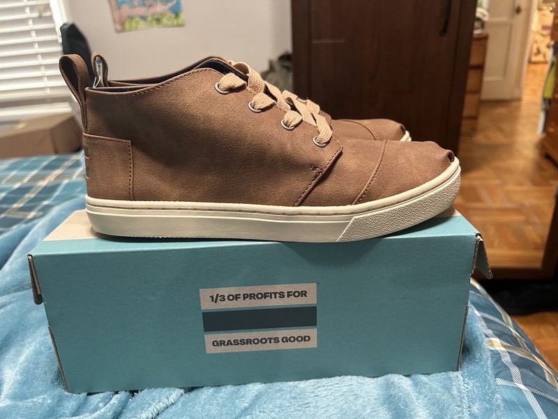 New TOMS boys boots BOTAS CUPSOLE Shoes Sneakers big kid 6 dress easter brown gallery