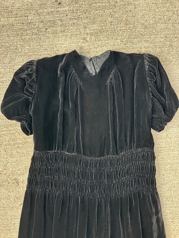 VTG 1930s 30s Black Velvet Dress Ruched Puff Sleeve Art Deco Smocked Sz M L