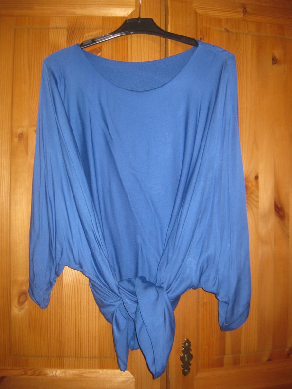Italy women's shirt size XL/XXL royal blue 95% viscose/5% elastane worn/preowned gallery