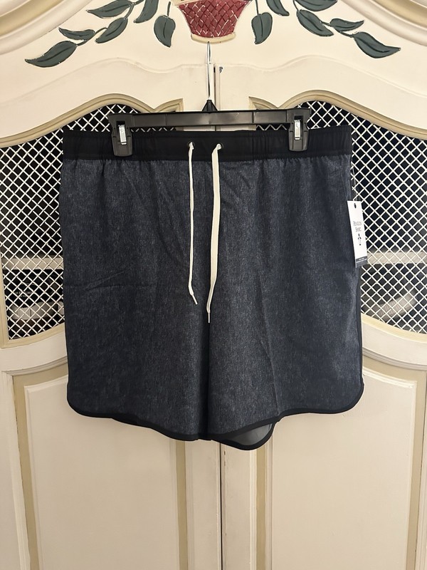 NWT Penguin Sport Drawstring Stretch Men’s Shorts Large Dark Caviar Heather