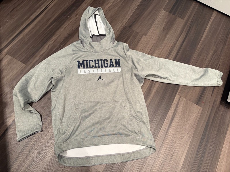 Jordan University of Michigan basketball sweatshirt size XL used
