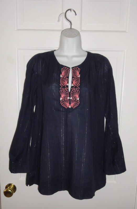 LILLY PULITZER NAVY WITH SILVER THREAD PINK SHELL TRIM AT NECKLINE TOP LARGE