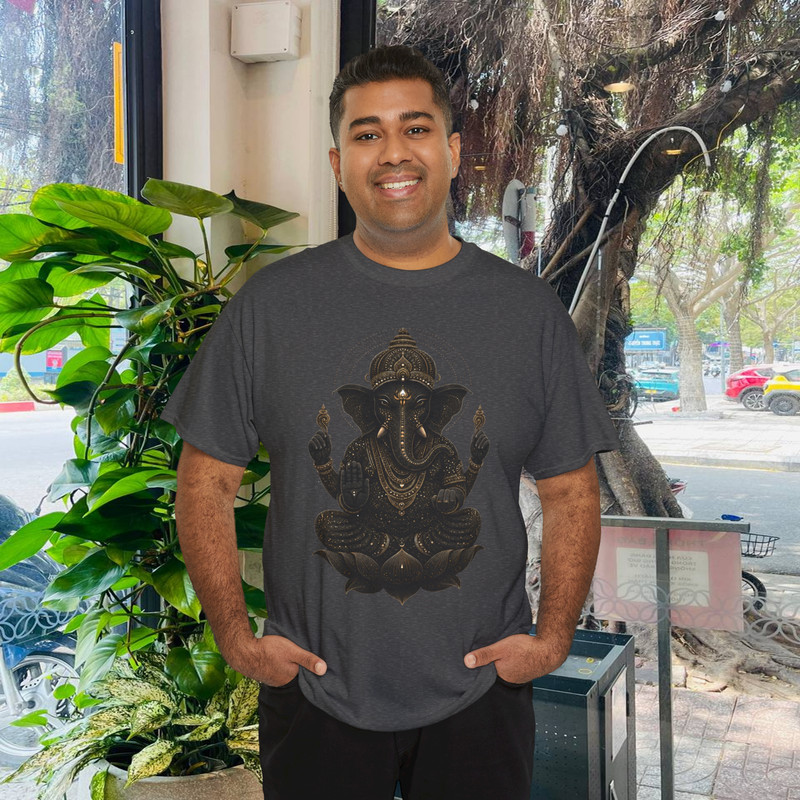 Ornate Lord Ganesha Hindu Elephant God Gold Black Graphic T-Shirt