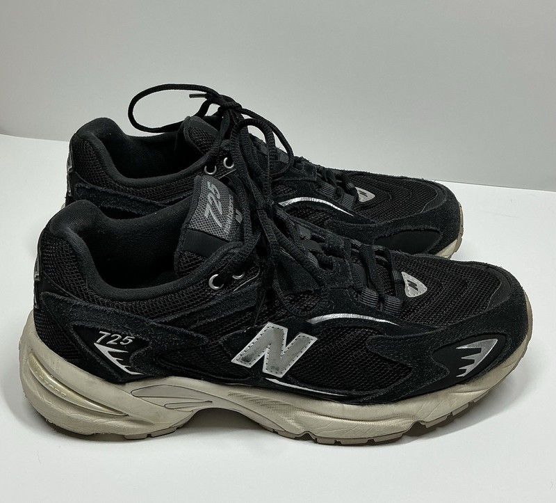 ML725BB New Balance 725 Black (Men’s) Size 9 Y2K Dad Shoes Silver