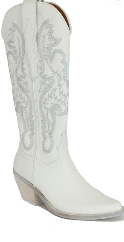womens white cowgirl boots