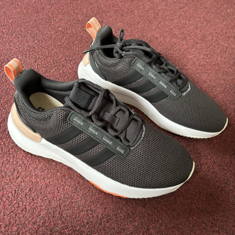 Adidas cloadfoam super women’s sneakers athletic shoes size 6