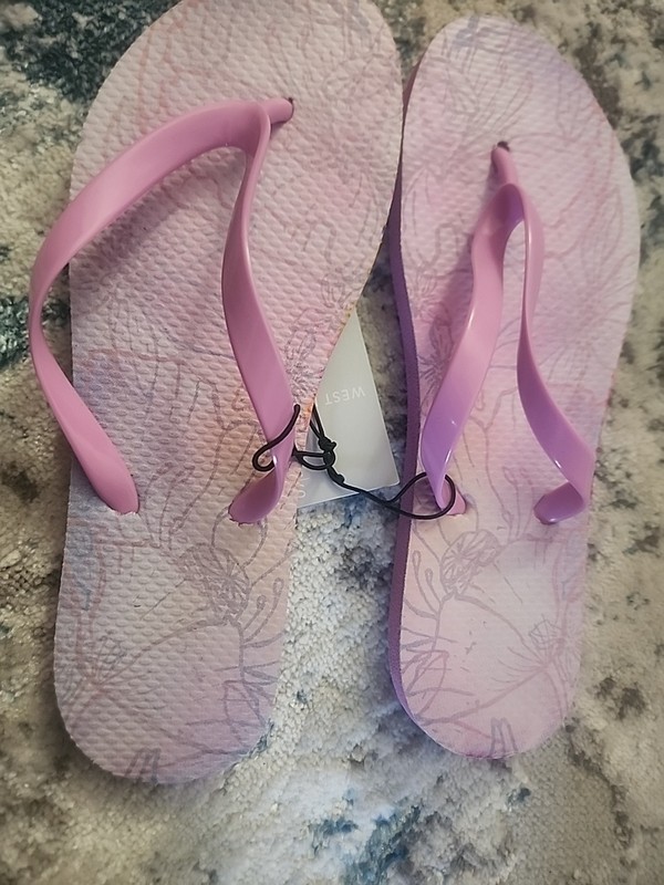 West Loops Women Flower Design Link Flip-flops Size- Small 5-6 gallery