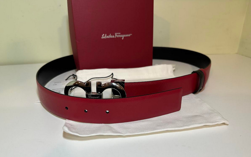 ADJUSTABLE RED TO BLACK LEATHER SALVATORE FERRAGAMO BELT WITH SILVER BUCKLE gallery