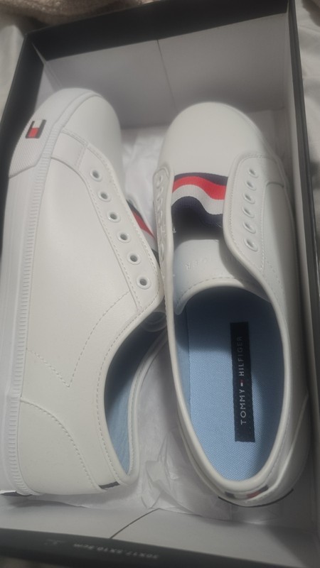 Tommy Hilfiger Men’s White Slip-On Sneakers US 9 Logo Accent Plastic Upper