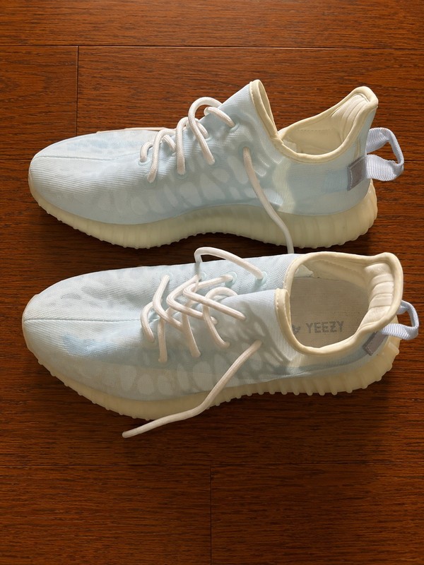 Yeezy Boost 350 V2 ‘Mono Ice’ Signature Sneakers Mens Size 8 gallery