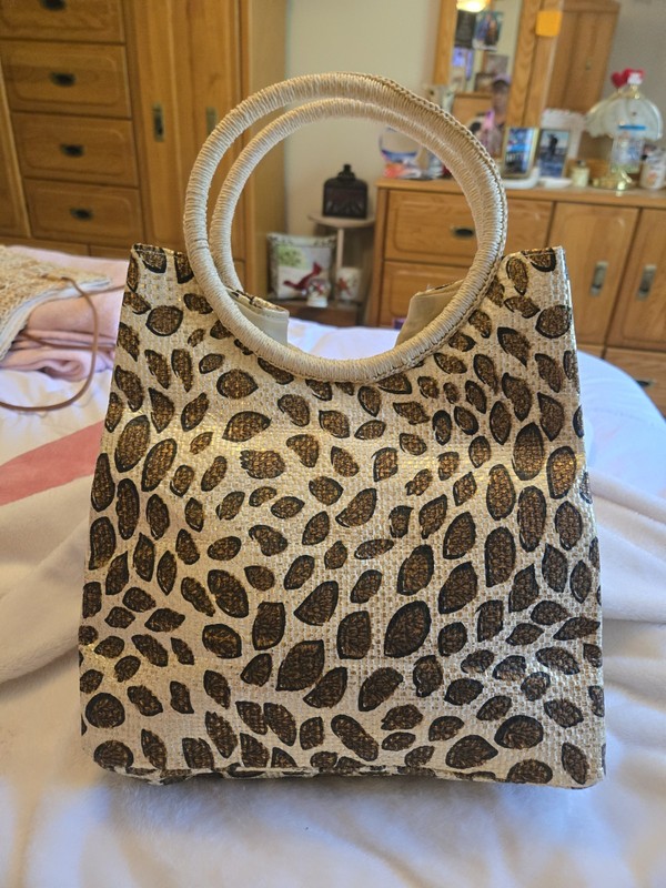 NWOT Leopard Print 13×10×6 Round Woven Handle Beach Tote Bag