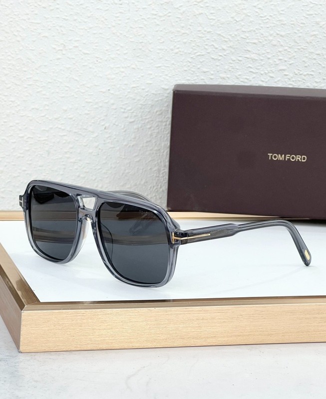 TOM FORD TF884 Men’s Sunglasses SIZE：60口18-140