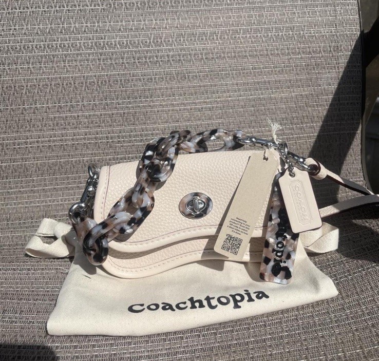 Coach Coachtopia Beige Pebbled Crossbody Turn Lock Silver Hardware Strap Charm