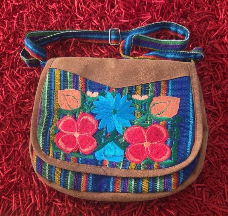 Women’s Multicolor Floral Embroidered Rectangle Crossbody Bag Zip
