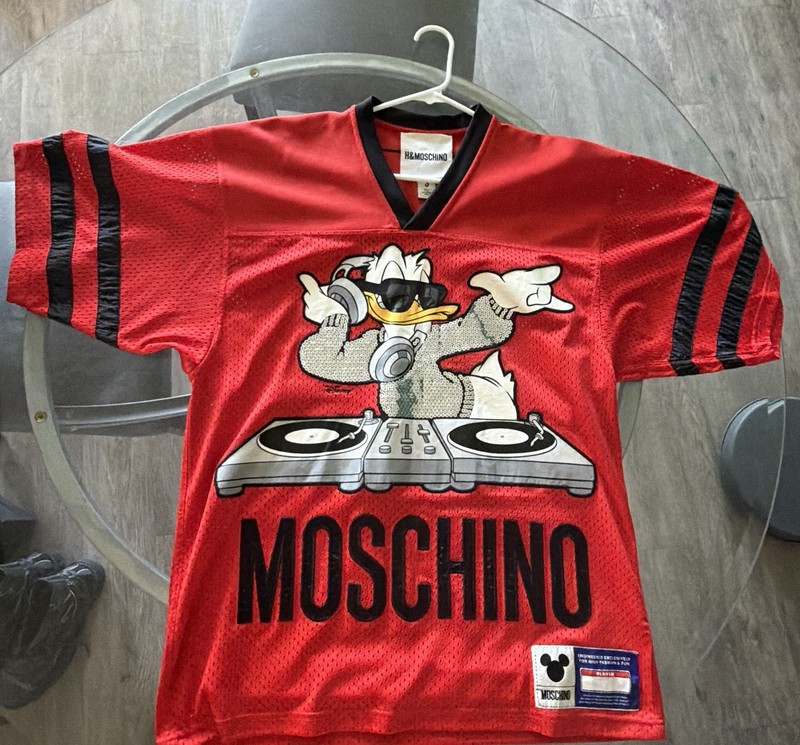 MOSCHINO Red Mesh V-Neck Disney Donald Duck Graphic Tee Short Sleeve S