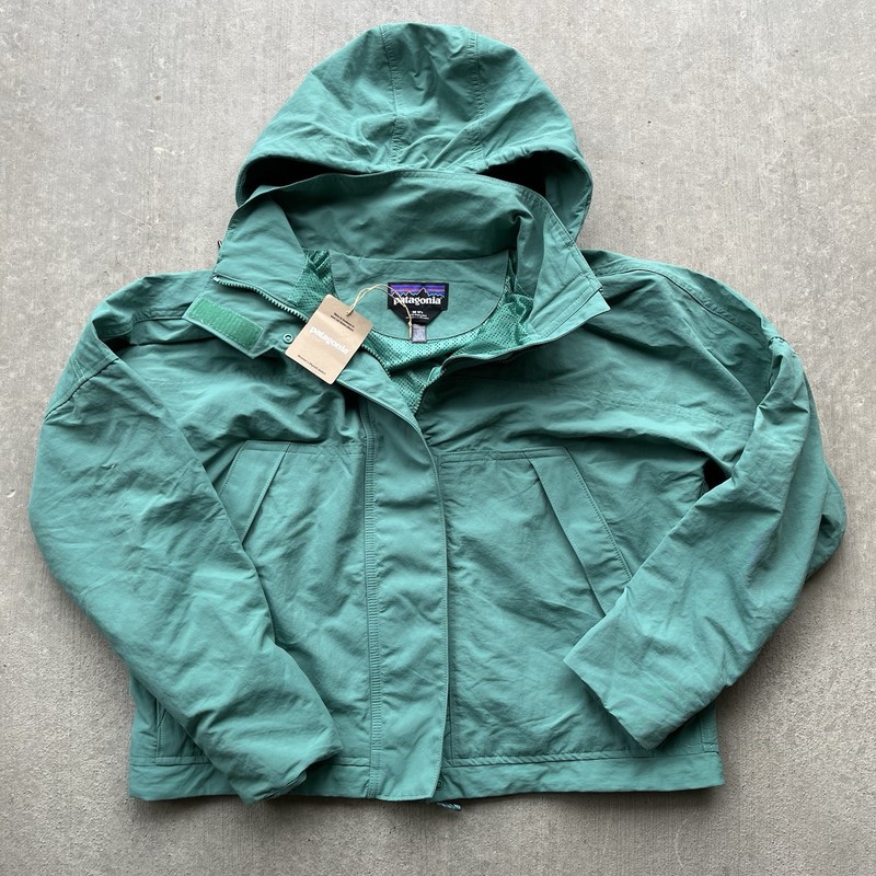 New PATAGONIA Women’s Medium Skysail Hooded Jacket Heartleaf Green 26540 $199